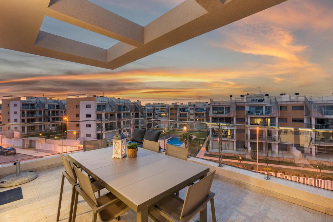 La Zenia Cocoon: Luxury Penthouse with Jacuzzi & Wellness Amenities Apartment Dehesa de Campoamor  Exterior photo